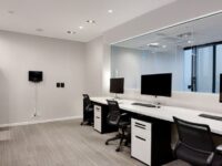 Usługi elektryczne dla firm i biur — na co zwrócić uwagę przy wyborze wykonawcy